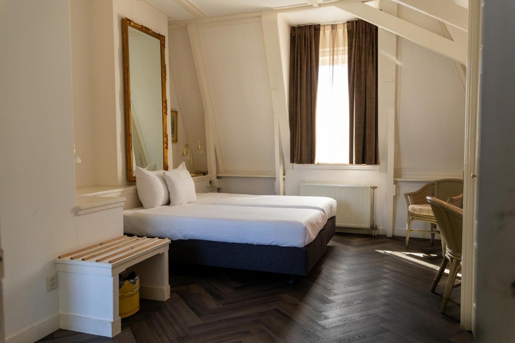 Twin Room,1659455088:JPEG